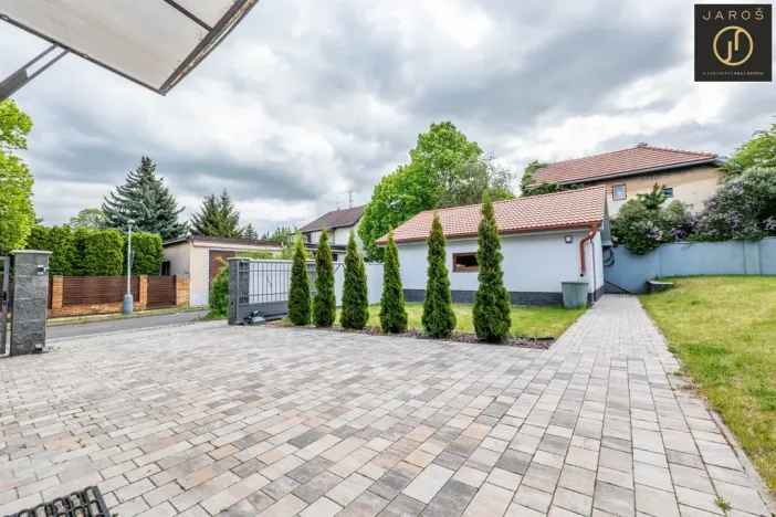 Prodej rodinného domu, Kladno, Svépomoc, 209 m2
