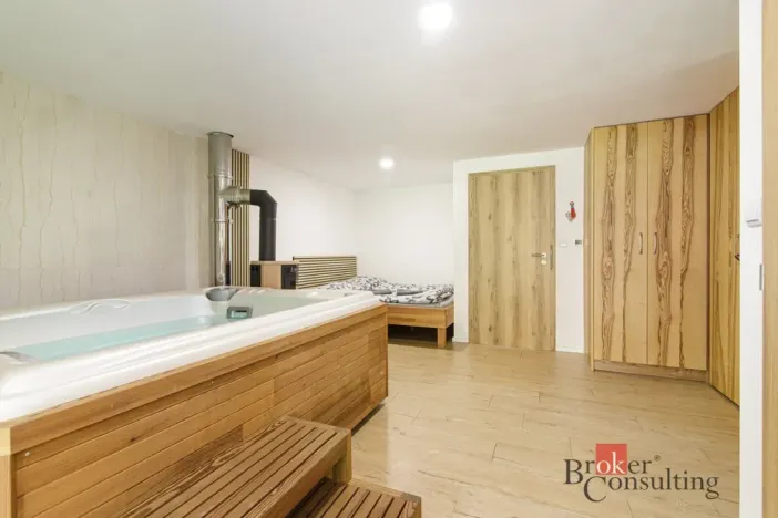 Prodej ubytování, Karolinka, Raťkov, 250 m2