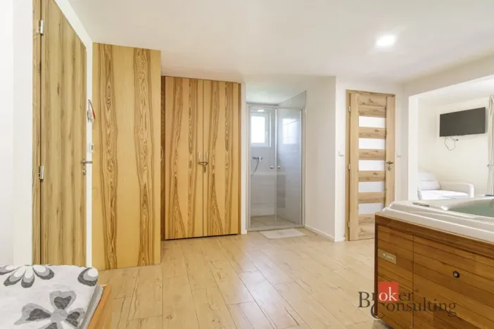Prodej ubytování, Karolinka, Raťkov, 250 m2