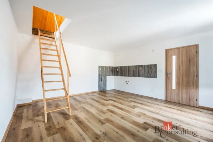 Prodej bytu 2+kk, Hoštice, 76 m2