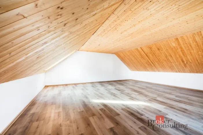 Prodej bytu 2+kk, Hoštice, 77 m2