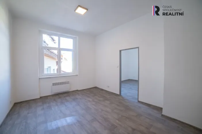 Pronájem bytu 1+1, Sokolov, Nádražní, 42 m2
