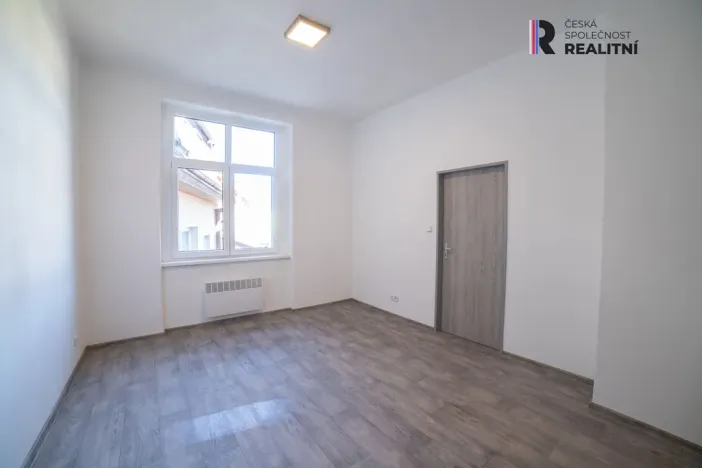 Pronájem bytu 1+1, Sokolov, Nádražní, 42 m2