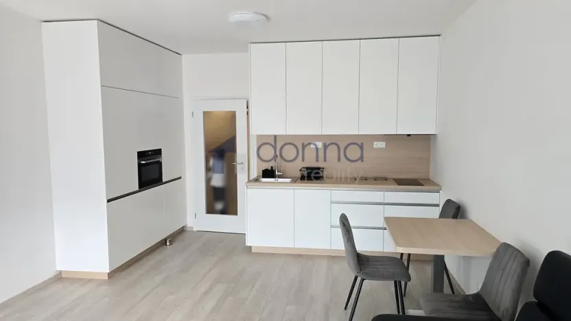 Pronájem bytu 1+kk, Praha, Gerstelova, 35 m2