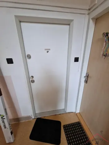 Pronájem bytu 2+1, Praha - Žižkov, K lučinám, 51 m2