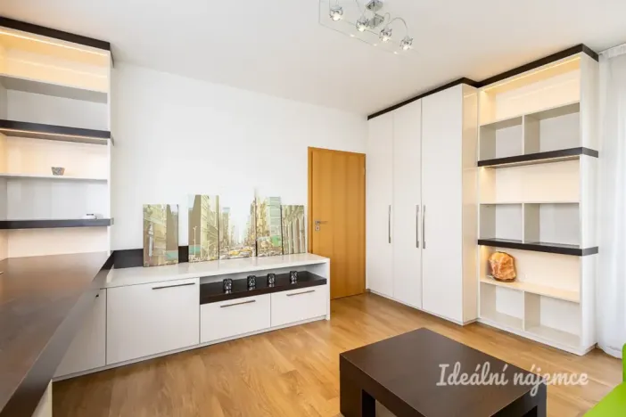 Pronájem bytu 3+kk, Praha - Vysočany, Ocelářská, 80 m2