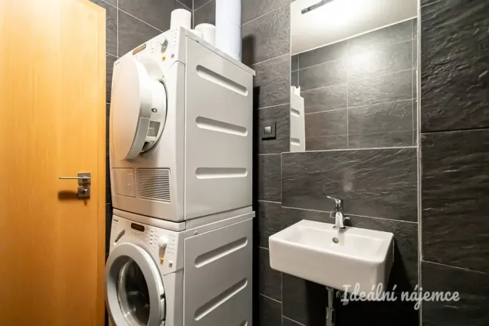 Pronájem bytu 3+kk, Praha - Vysočany, Ocelářská, 80 m2