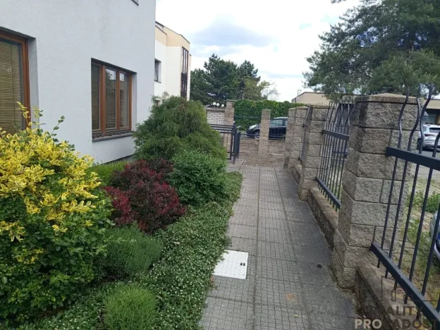 Pronájem bytu 1+kk, Praha, Lumiérů, 57 m2