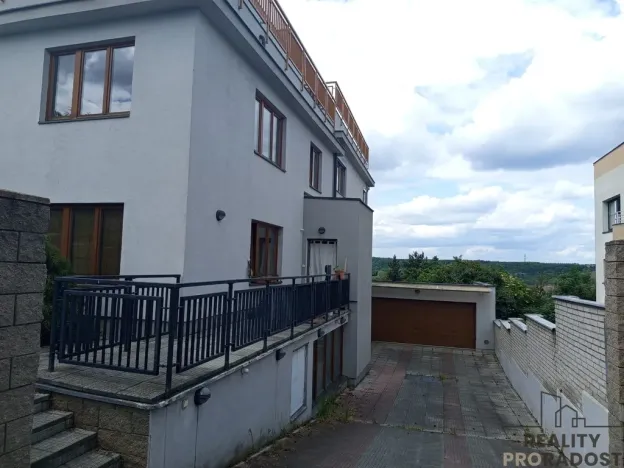 Pronájem bytu 1+kk, Praha, Lumiérů, 57 m2