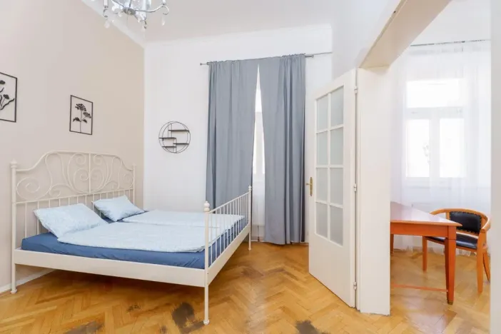 Pronájem bytu 3+1, Praha - Nové Město, Vyšehradská, 90 m2