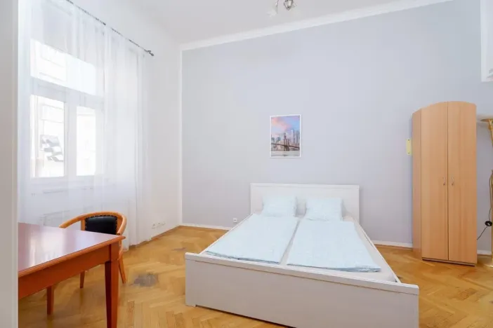 Pronájem bytu 3+1, Praha - Nové Město, Vyšehradská, 90 m2
