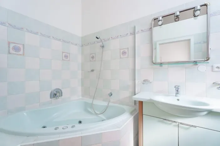 Pronájem bytu 3+1, Praha - Nové Město, Vyšehradská, 90 m2