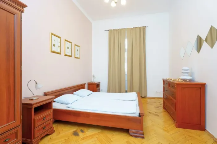 Pronájem bytu 3+1, Praha - Nové Město, Vyšehradská, 90 m2