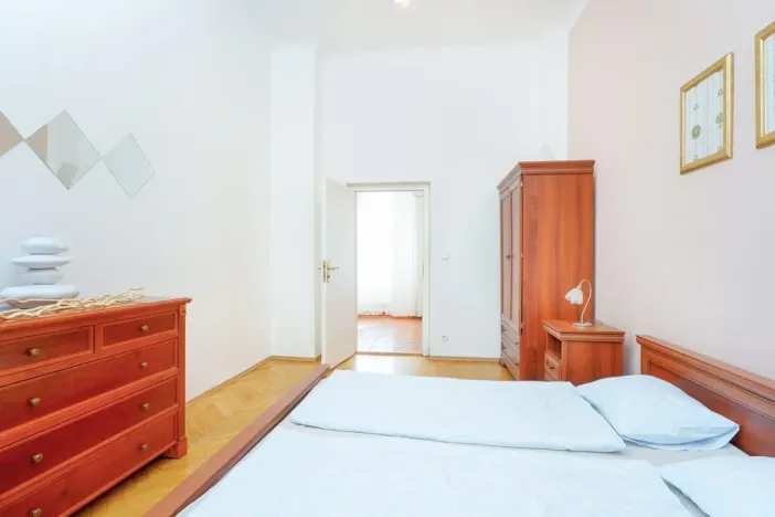 Pronájem bytu 3+1, Praha - Nové Město, Vyšehradská, 90 m2