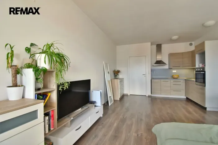 Pronájem bytu 1+kk, Hradec Králové - Třebeš, Ve Stromovce, 32 m2