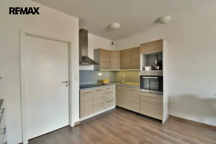 Pronájem bytu 1+kk, Hradec Králové - Třebeš, Ve Stromovce, 32 m2
