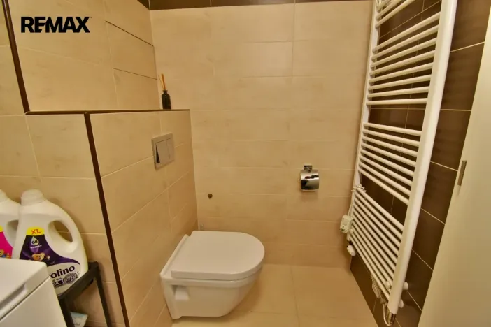 Pronájem bytu 1+kk, Hradec Králové - Třebeš, Ve Stromovce, 32 m2