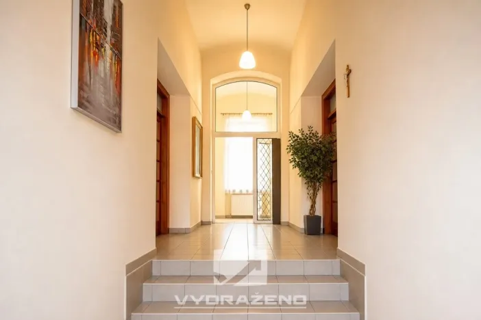 Prodej rodinného domu, Dolní Kounice, 400 m2
