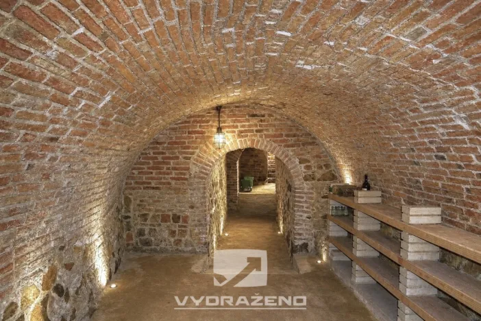 Prodej rodinného domu, Dolní Kounice, 400 m2