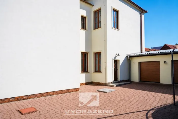 Prodej vícegeneračního domu, Dolní Kounice, 400 m2