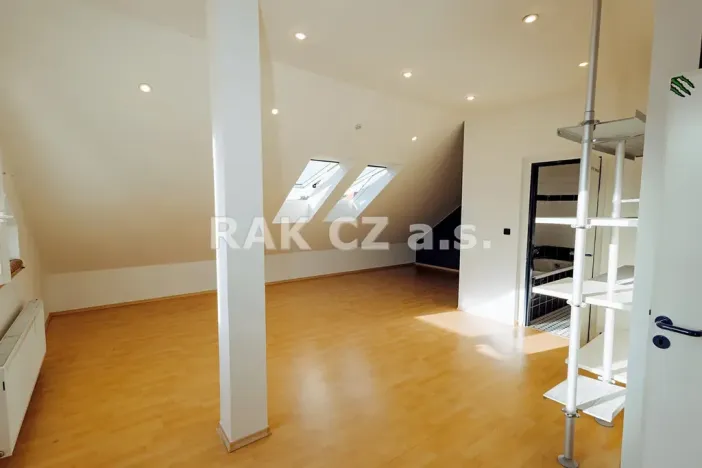 Prodej rodinného domu, Praha - Kamýk, Krhanická, 577 m2