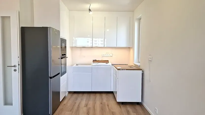 Pronájem bytu 2+kk, Praha - Hloubětín, Waltariho, 50 m2