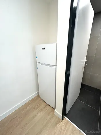 Pronájem bytu 1+kk, Praha - Vysočany, U vinných sklepů, 20 m2