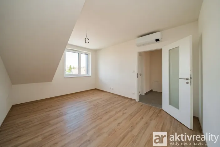 Pronájem bytu 2+kk, Ovčáry, Na Bulánce, 62 m2