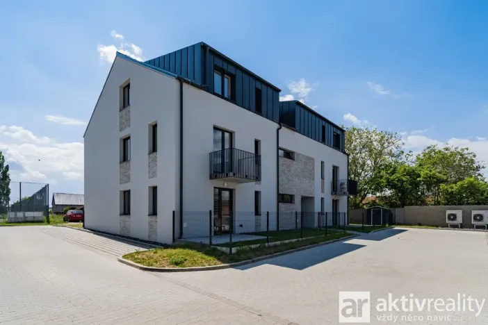 Pronájem bytu 2+kk, Ovčáry, Na Bulánce, 62 m2