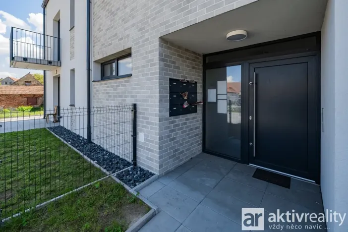 Pronájem bytu 2+kk, Ovčáry, Na Bulánce, 62 m2