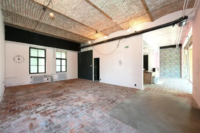 Pronájem restaurace, Hradec Králové, Pospíšilova, 159 m2
