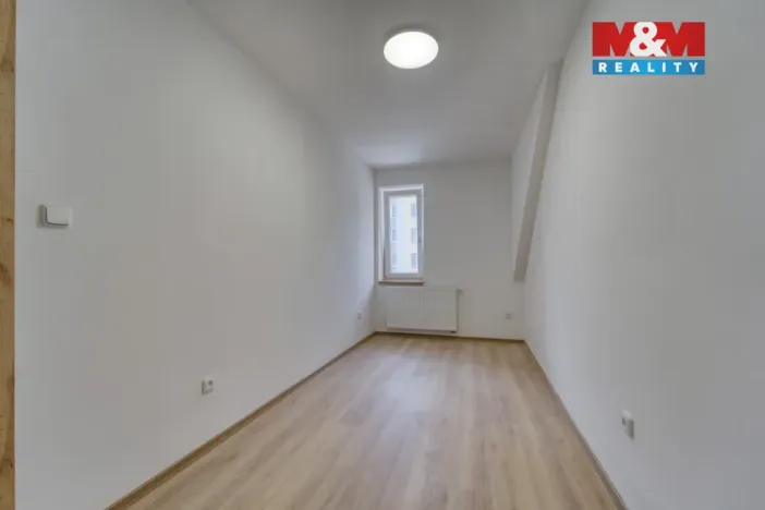 Pronájem bytu 2+1, Plzeň - Doubravka, Zábělská, 35 m2