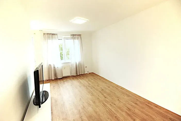 Pronájem bytu 1+1, Praha - Záběhlice, Hlavní, 36 m2