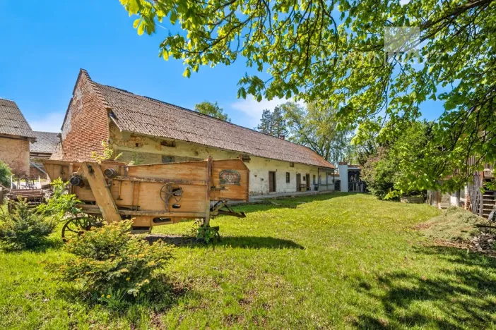 Prodej zemědělské usedlosti, Dolní Stakory, 300 m2