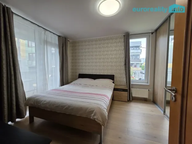 Pronájem bytu 2+kk, Králův Dvůr, Na Horizontu, 49 m2