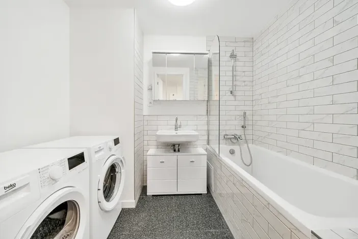 Pronájem bytu 2+kk, Praha, Sokolovská, 56 m2