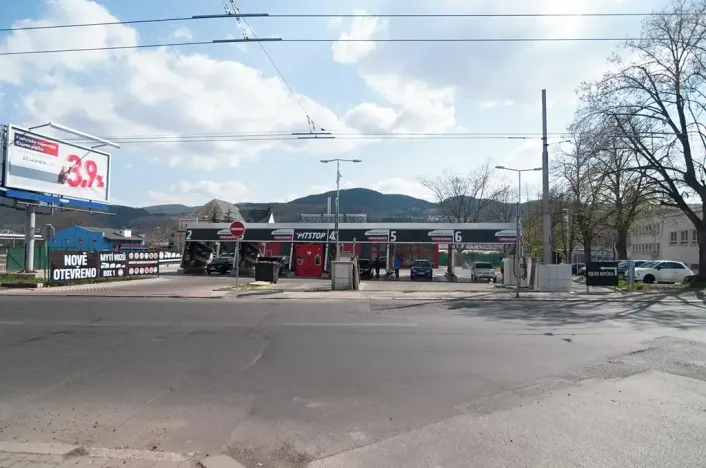 Prodej komerční nemovitosti, Ústí nad Labem, U Podjezdu, 2500 m2