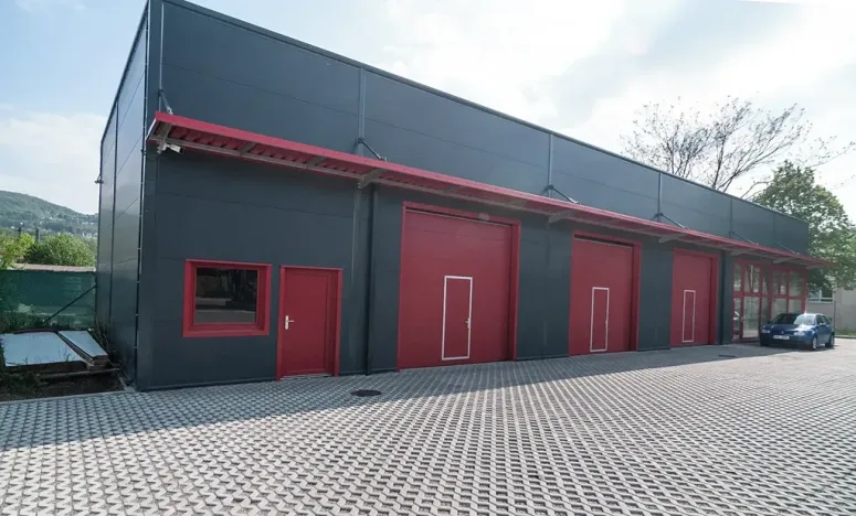 Prodej komerční nemovitosti, Ústí nad Labem, U Podjezdu, 2500 m2