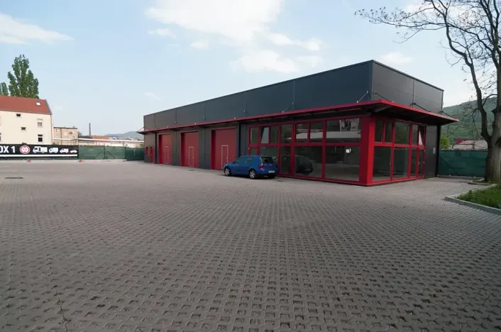 Prodej komerční nemovitosti, Ústí nad Labem, U Podjezdu, 2500 m2