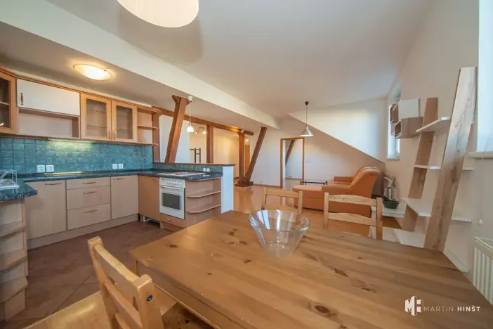 Pronájem bytu 2+kk, Praha - Vršovice, Bělocerkevská, 60 m2