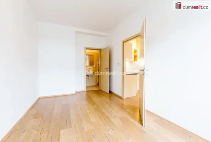Pronájem bytu 2+kk, Praha - Hloubětín, V chaloupkách, 45 m2