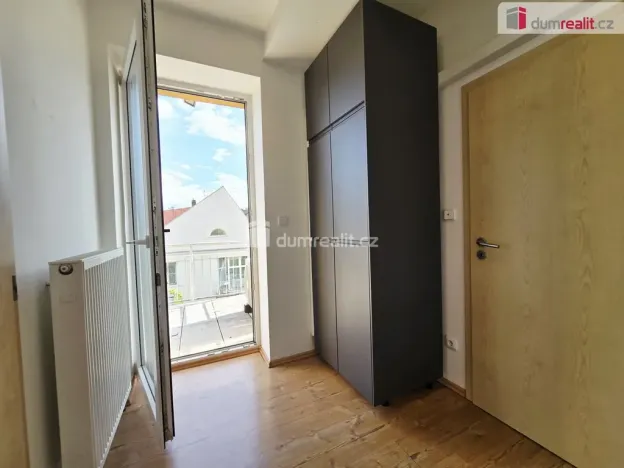 Pronájem bytu 2+kk, Praha - Hloubětín, V chaloupkách, 45 m2