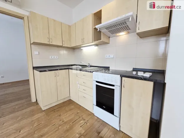 Pronájem bytu 2+kk, Praha - Hloubětín, V chaloupkách, 45 m2