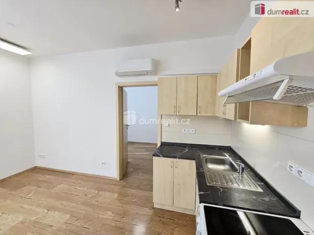 Pronájem bytu 2+kk, Praha - Hloubětín, V chaloupkách, 45 m2
