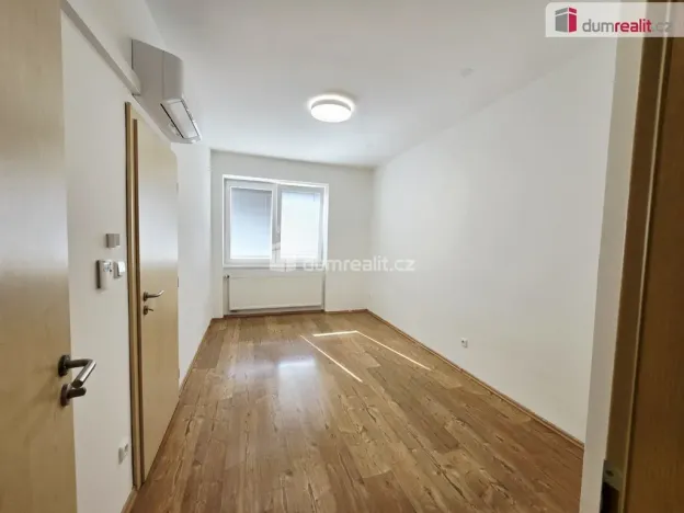 Pronájem bytu 2+kk, Praha - Hloubětín, V chaloupkách, 45 m2