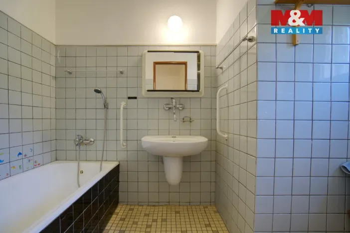Prodej rodinného domu, Velké Karlovice, 170 m2