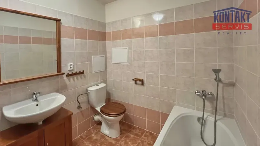 Pronájem bytu 2+kk, České Budějovice, U Trojice, 64 m2