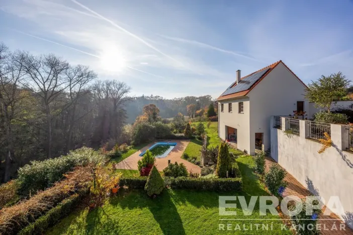 Prodej rodinného domu, Košátky, 350 m2