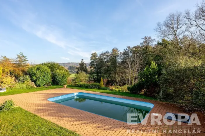 Prodej rodinného domu, Košátky, 350 m2