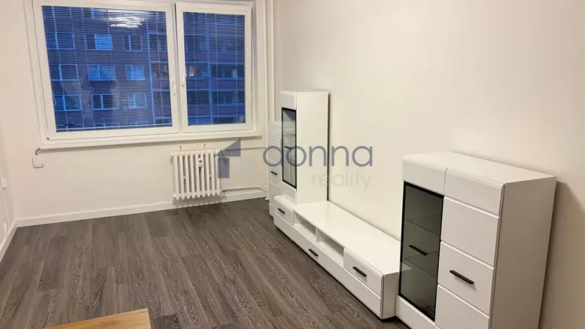 Pronájem bytu 2+kk, Praha, Borovanského, 45 m2